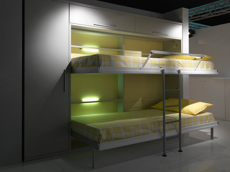 Letto a castello trasformabile orizzontale, nella versione profondità 45cm. con all' interno la mensola porta oggetti e l'archetto porta cuscino